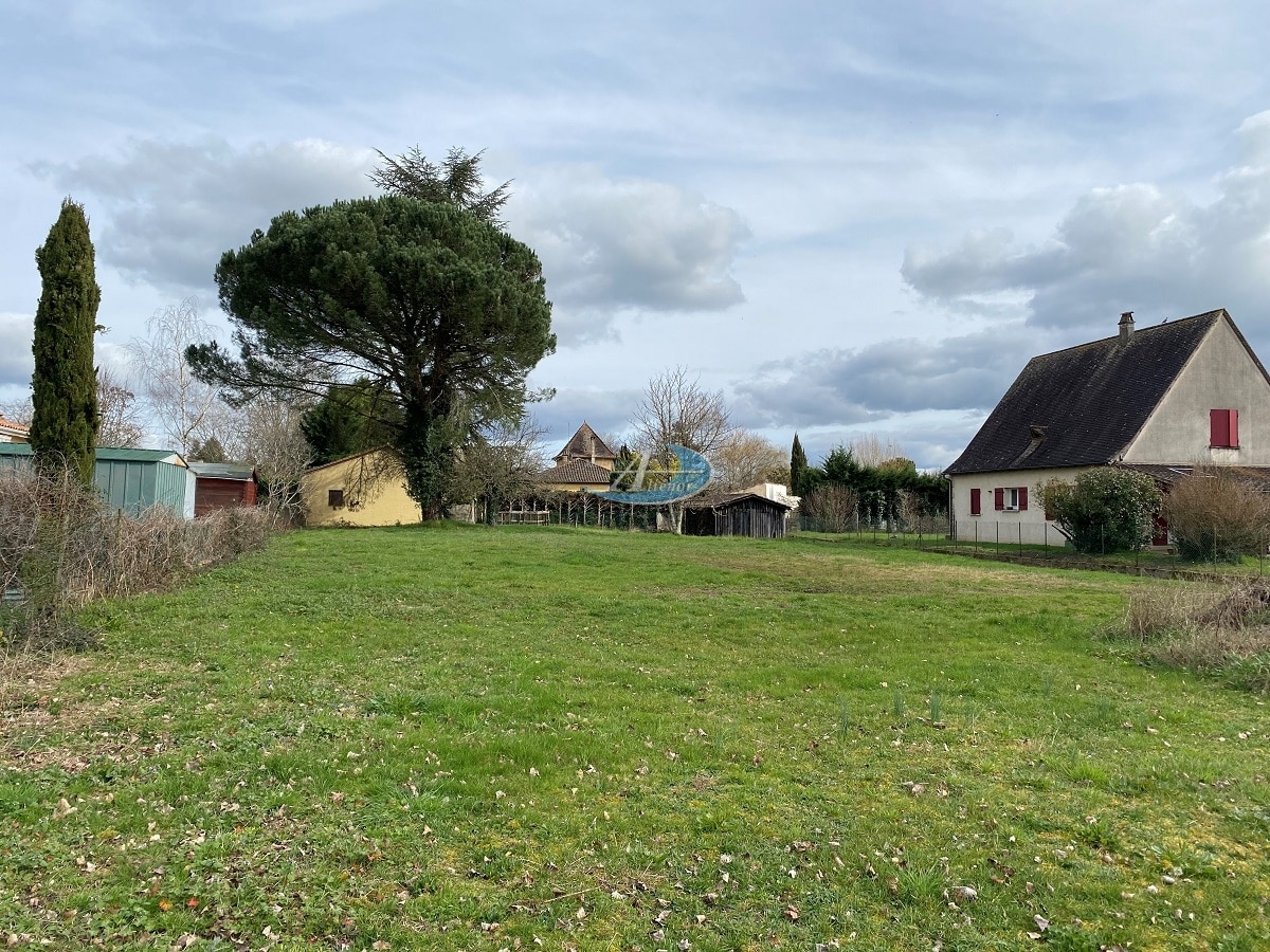 Terrain à vendre à Bergerac, d'une superficie de 1 378 m²